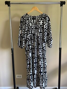Miduo Black & White Geometric Midi Dress